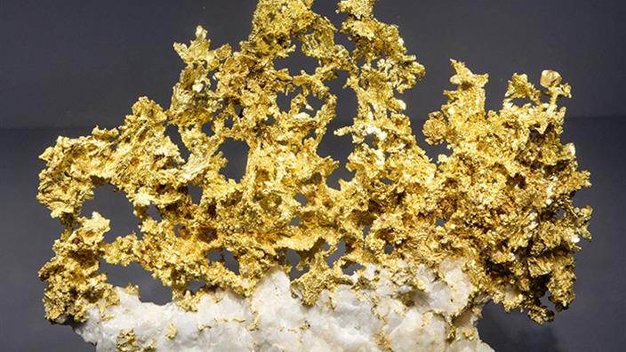 Picture of native gold that looks like a bird's nest.